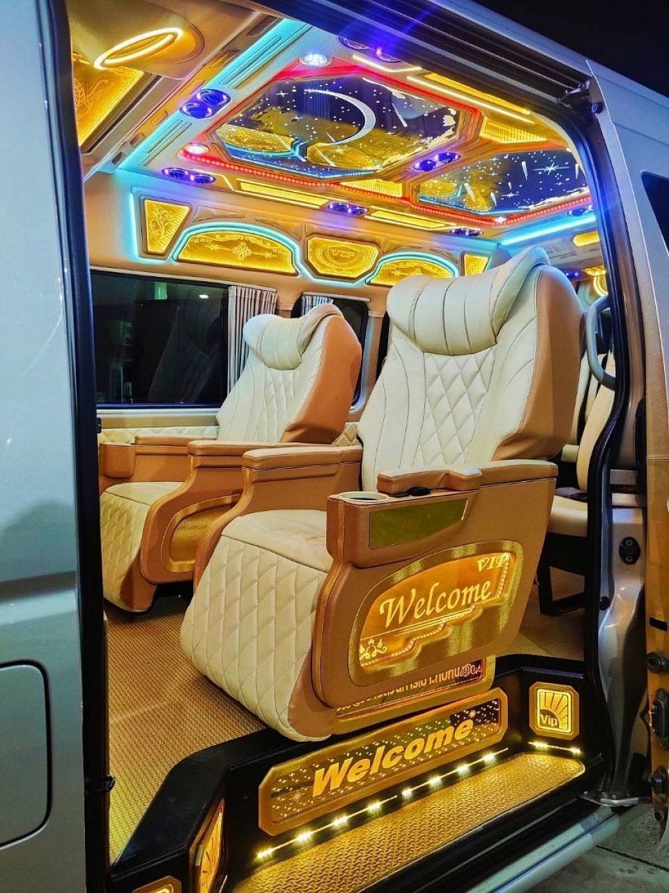 Luxury Van rental 8 seats