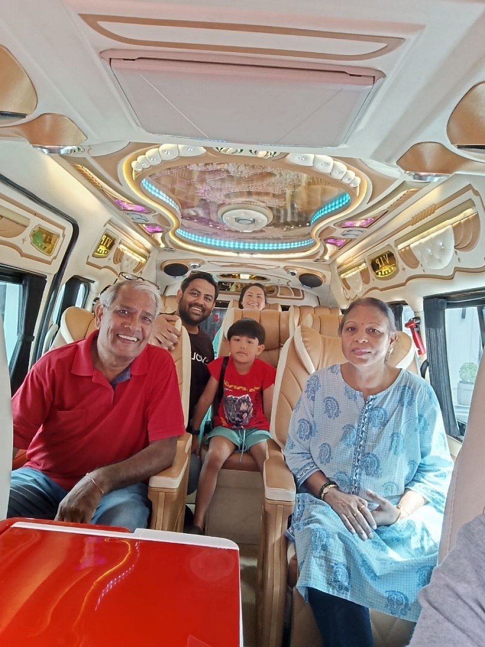 Luxury Van vip 8 seats